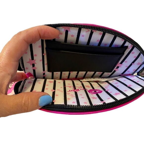 Betsey Johnson Fushia Pig 🐷 Coin Purse. Adorable! - Picture 3 of 4